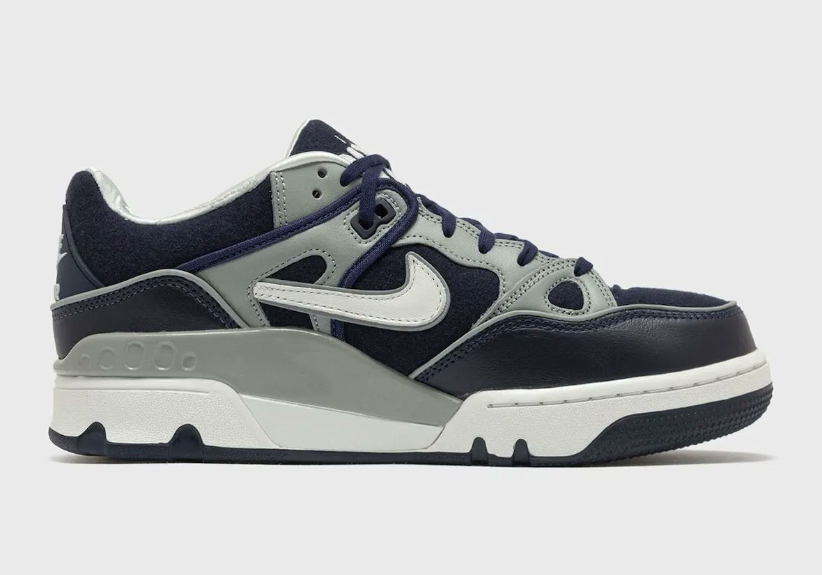 sneakergpsjp's tweet photo. 世界的デザイナーNIGOとNike（ナイキ）のコラボレーションによる「Nike Air Force 3 Low SP “College/Midnight Navy”」が本日発売

ストリートファッションのゴッドファーザー、NIGO®氏とNikeの強力タッグから、スニーカーファン注目の新作がリリースされました！ スタイルコード「HV5032-400」は、隠れた名作「エア フォース 3（Air Force 3）」をベースに、アメリカの名門大学の雰囲気を落とし込んだ「カレッジパック」の一つです

NIKEからリリースされる一足は、スニーカーカルチャーとも縁の深いジョージタウン大学のチームカラーを彷彿とさせる。NIGO®コラボの真骨頂ともいえる「単調には終わらない」というこだわりがつまっており、アッパーの上質なペンドルトンウールやレザー、フェルトといった異素材を組み合わせ、高級感を演出◎