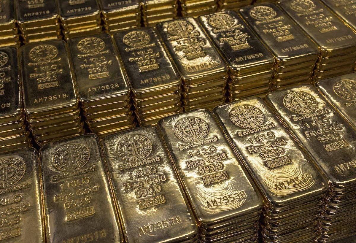 UBS SAYS IT BELIEVES BOTH GOLD AND SILVER CAN MOVE EVEN HIGHER IN 2026

UBS strategists said they viewed the sell-off as “normal volatility within a continuing structural uptrend, rather than the end of the bull market.” - CNBC

UBS thinks gold hits $6,200 mid-year, and finishes