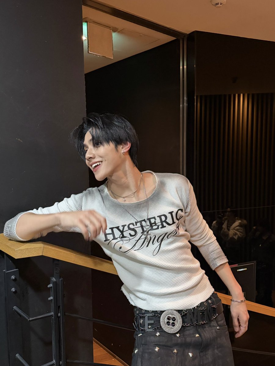 PEEMWASU_'s tweet image. วันนี้เป็นหนึ่งวันที่มีความสุขที่สุดในชีวิตเลยครับ

#MCOUNTDOWNxBUS 
#PEEMWASU