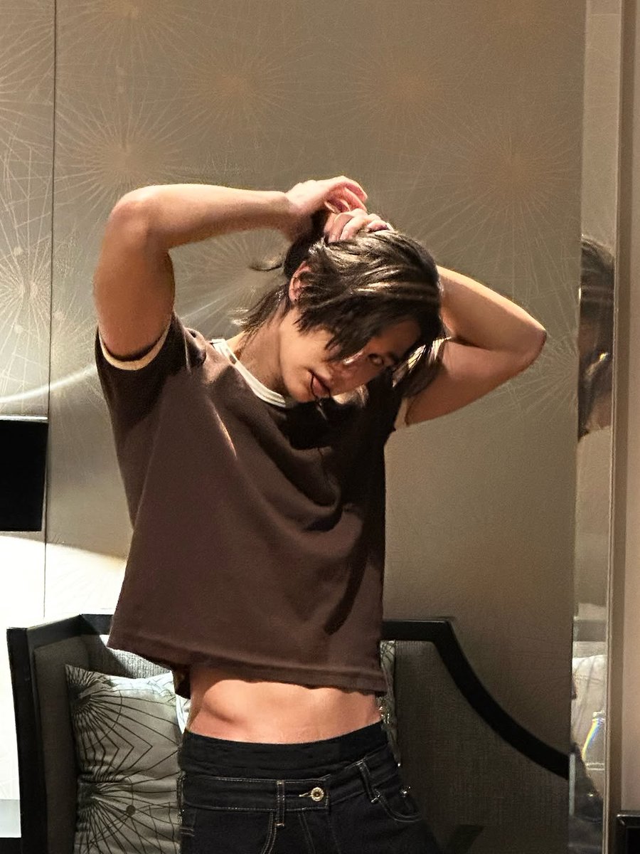 jeffsaturbrasil's tweet image. SURREAL! #JeffSatur e sua beleza inesgotável em novas fotos no seu perfil do Instagram. 

#Saturdayss #StudioOnSaturn
(Imagens/Reprodução: Jeff Satur)