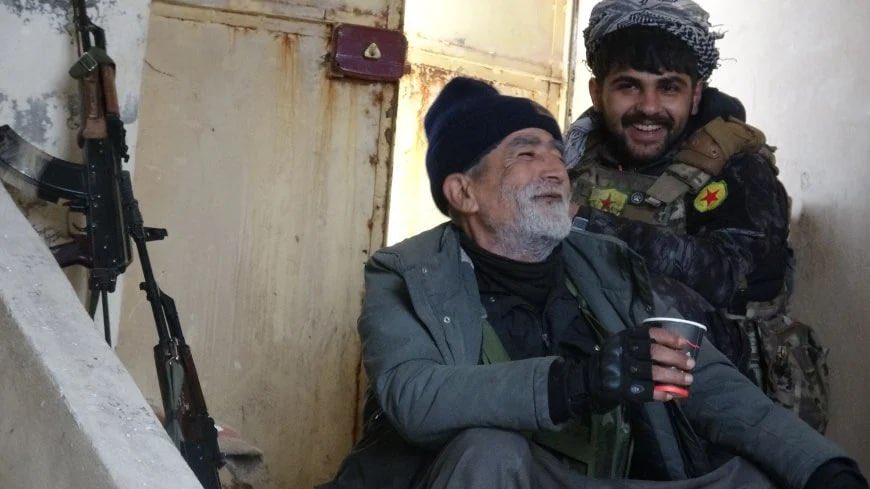 karimfranceschi's tweet image. Every outlet reporting on Syria is writing Rojava off as dead, but as long as the resistance has both the will and the means for self-defense, Rojava is alive.