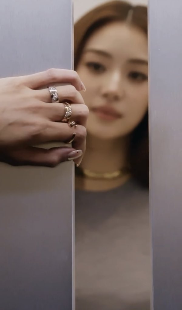 hands.

#ลีน่าหมิว #LenaMiu