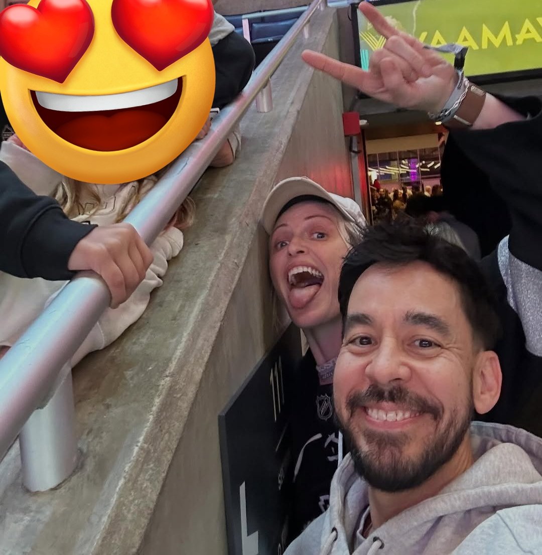 Mike and Emily went to take pictures with some kids, omg they're so cute 😍