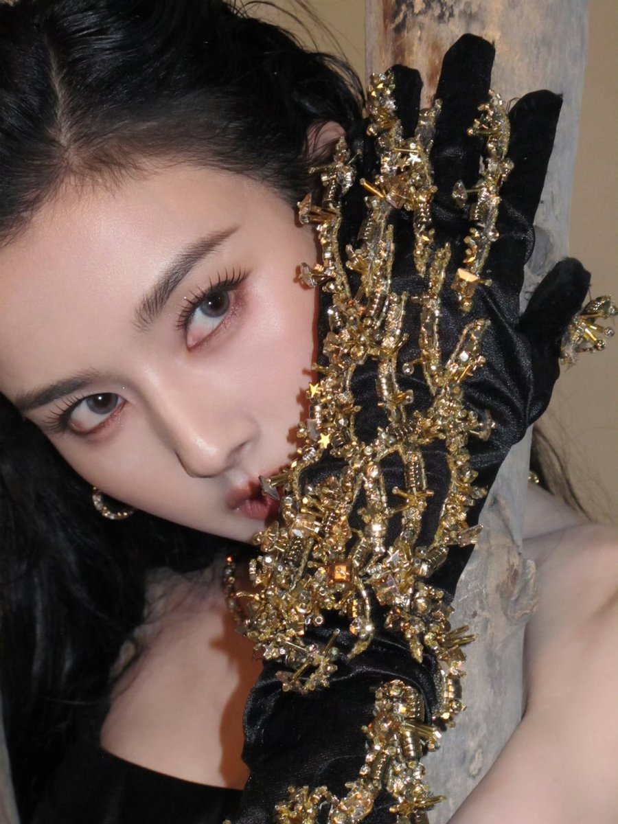 จะลุคไหนก็สวยหมดเลย

ZUER AT WEIBO NIGHT 2025
#ZuerSparklesWeiboNight
#WeiboNight2025 #SongZuer