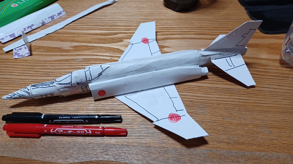 空き箱で1時間で孫に作ってあげたF-4EJ
ファントム