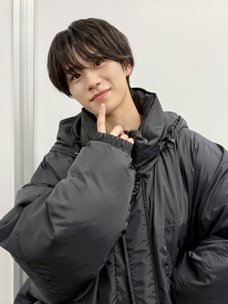 今日深夜00:55から放送する
『 #あざとくて何が悪いの？ 』内の
「 あざと連ドラ 」に
#嶋﨑斗亜 が出演します🫶🏻🫧

あざとポーズなオフショットをお届け💌

ぜひお楽しみに📺🌟

#関西ジュニア
