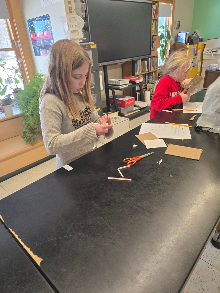 Grade 2/3 Snow Scoop STEM Challenge.(2/2)