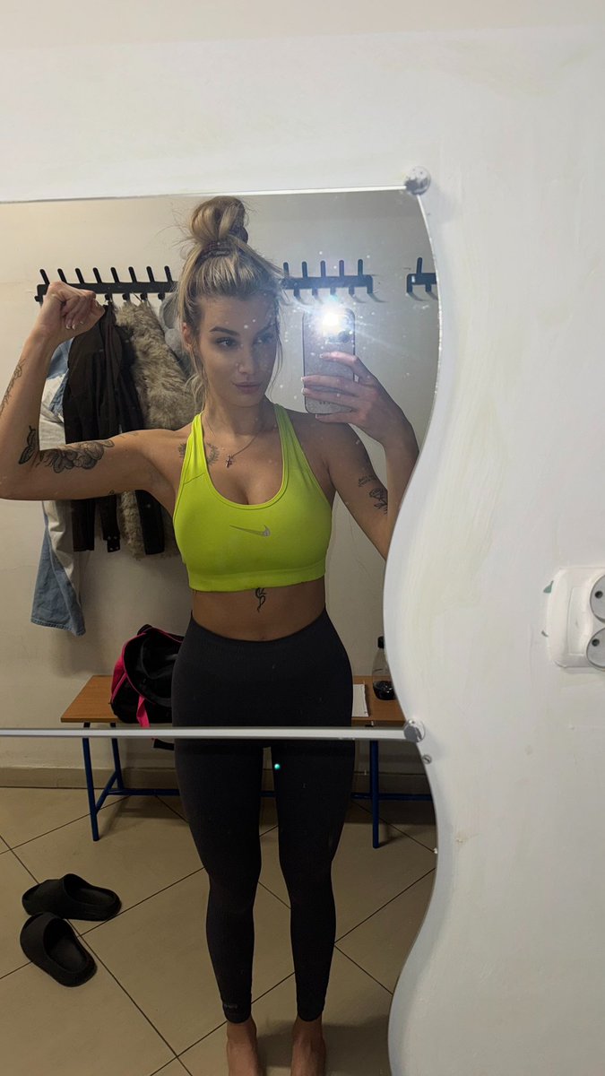 agabobek tweet media