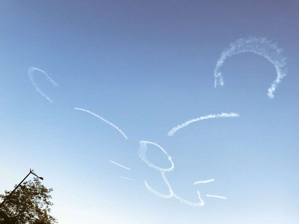 OuiUp - Skywriting tweet media