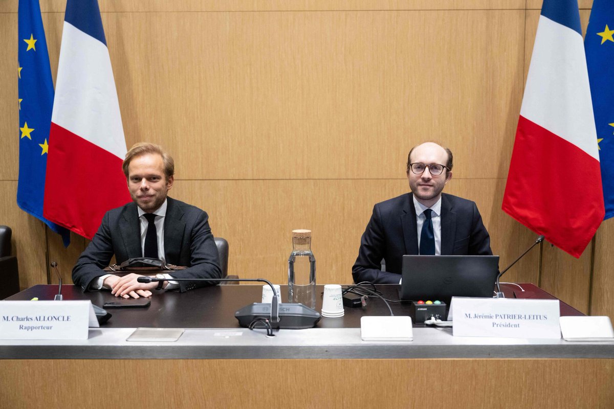Le Parisien tweet media