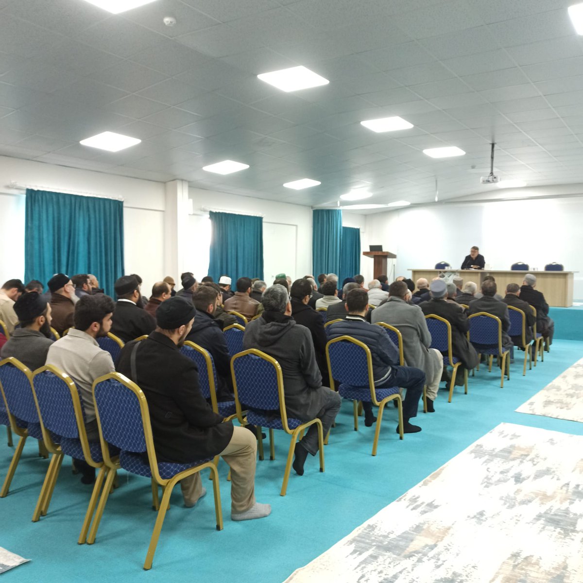 Din görevlilerinin görev motivasyonunu artırmak, Ramazan ayında yapılacak faaliyetleri istişare etmek ve Başkanlıktan gelen resmi yazıların personelle paylaşılmasını sağlamak amacıyla, aylık mutat toplantısı müftülük şube müdürü İhsan Akgün tarafından  gerçekleştirildi.