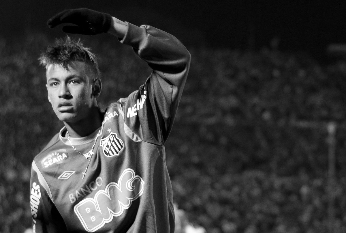 34 años, se nos pasa la vida viejo.

De chico quería jugar como vos.