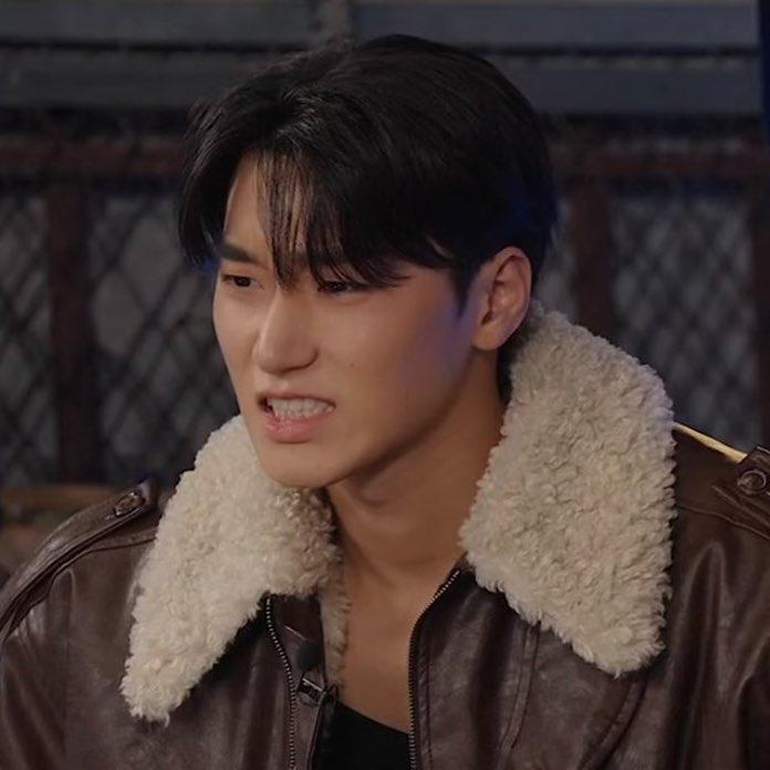 heartinsani's tweet image. hissing at you