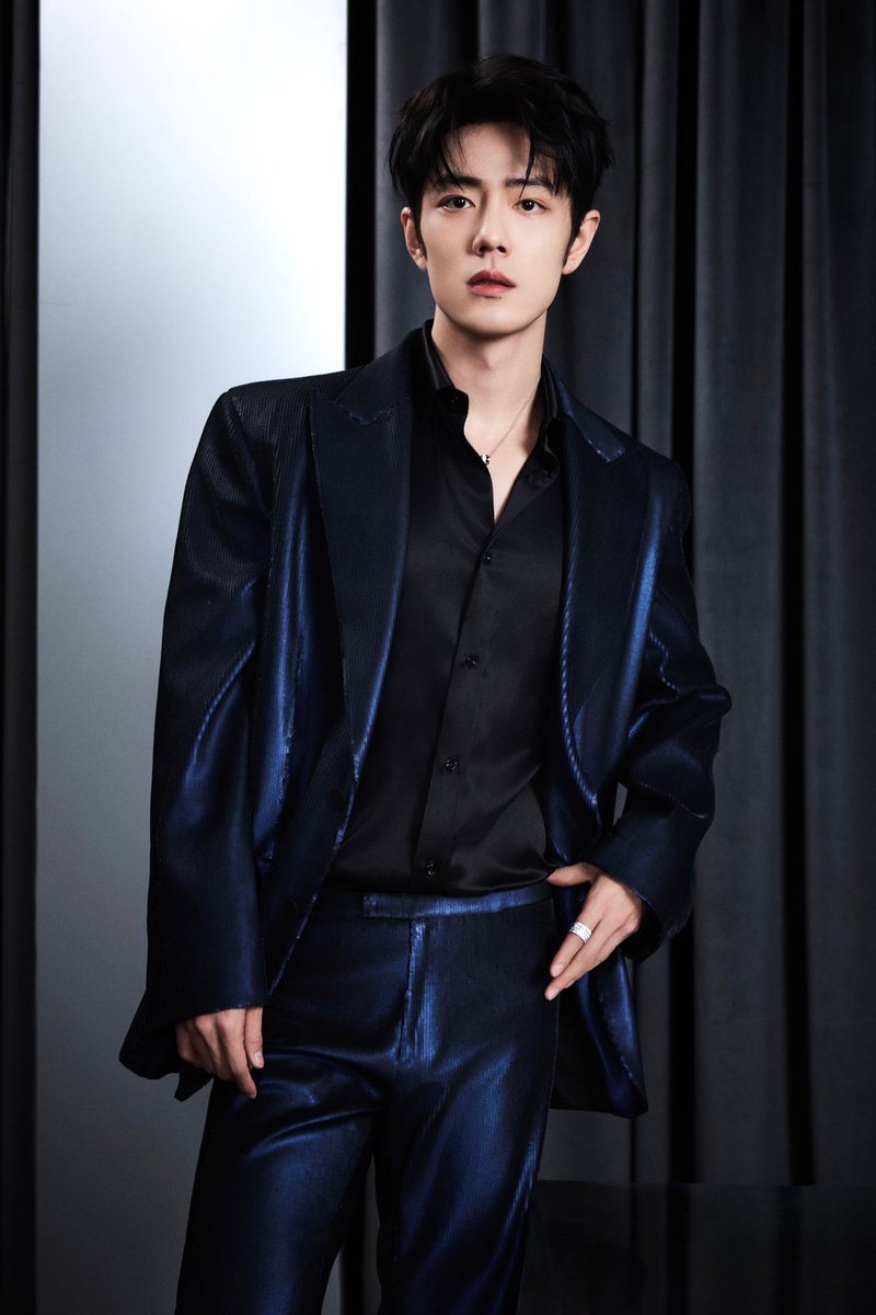 nahz_oaix's tweet photo. so blue is our colour for tonight 💙 https://t.co/VfbWwgWE3o