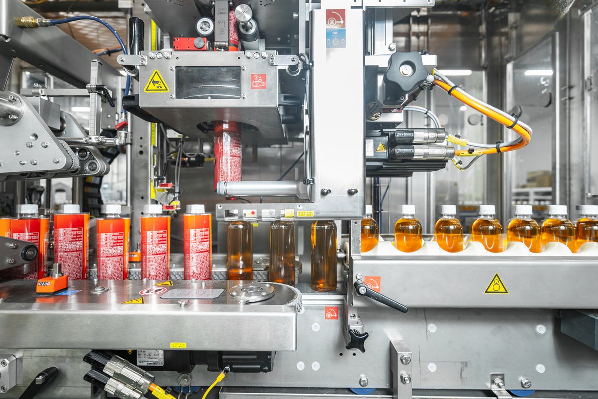 KronesAG's tweet image. Take a look at our machines at Samyang factory! 👀

Today: Sleevematic M1 🚀

This is where innovation meets teamwork! 🤝

#Krones #KronesAG