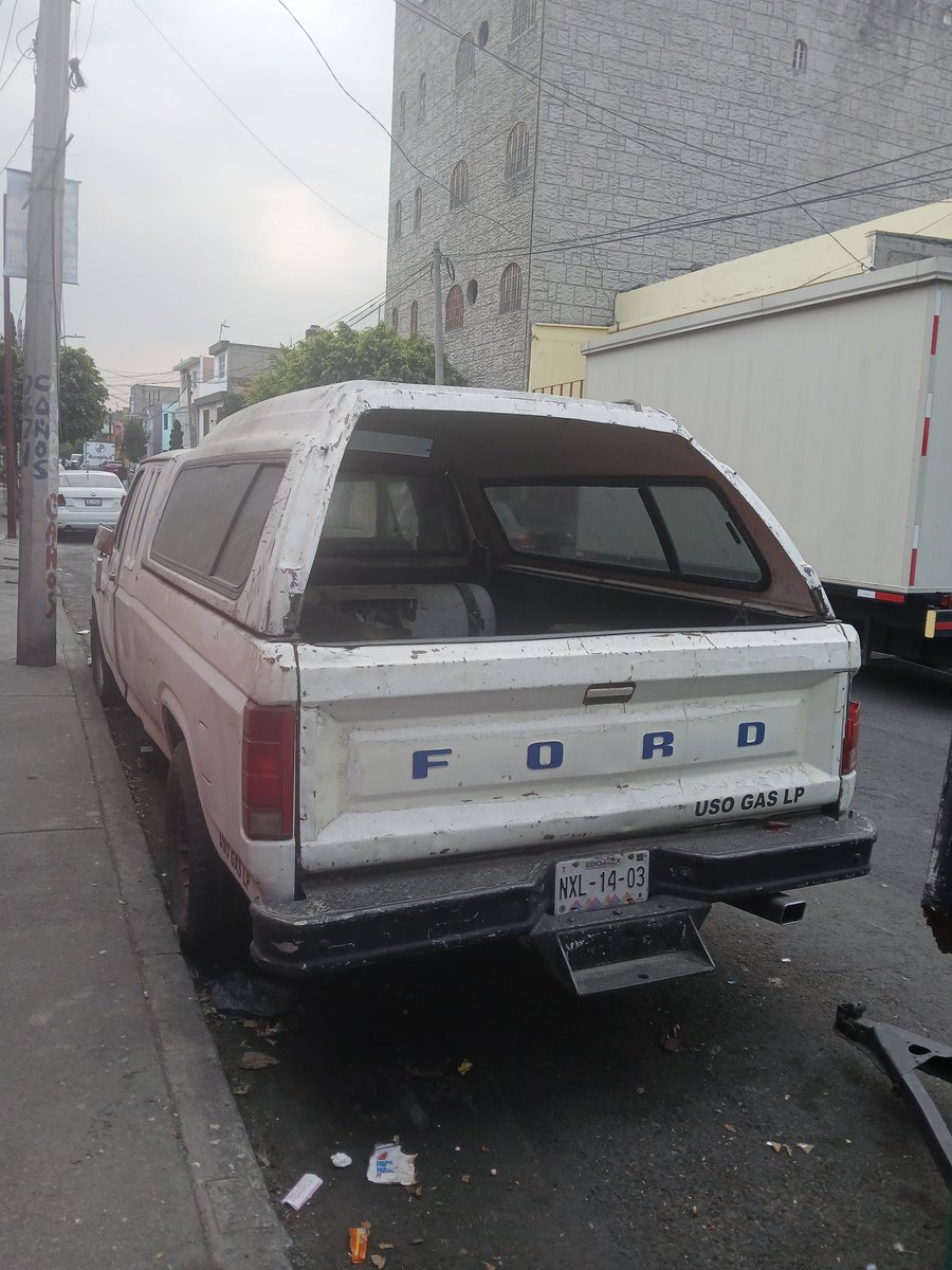lobo_indomable's tweet photo. @IztacalcoAl @UCS_GCDMX podrían apoyar para el retiro de vehículo y remolque en calidad de abandono en Oriente 249C casi esquin Av. Sur 12 Colonia Agrícola Oriental https://t.co/Yd3Ekd2qem