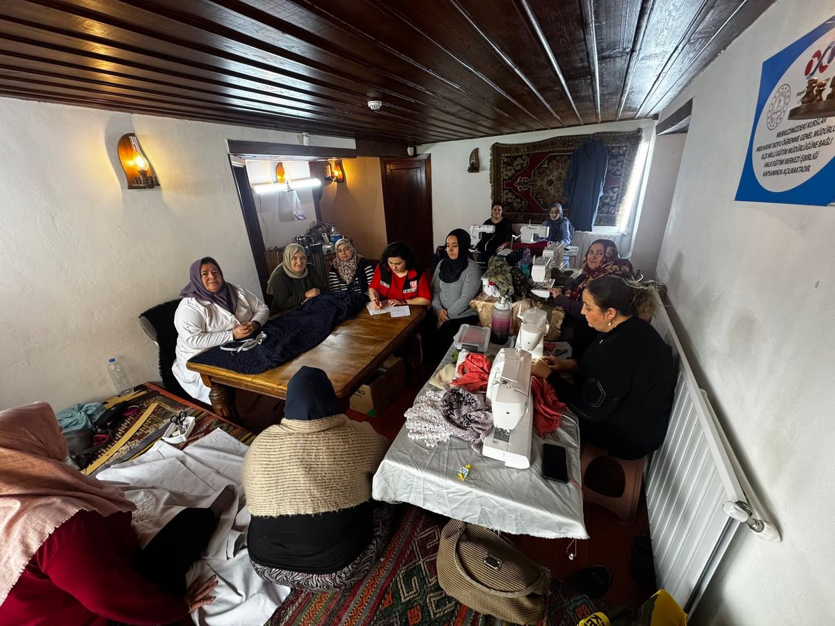 Sosyolog Raziye Tanrıverdi kadınlarımızı “Aile ve Alışveriş” konularında bilgilendirdi.