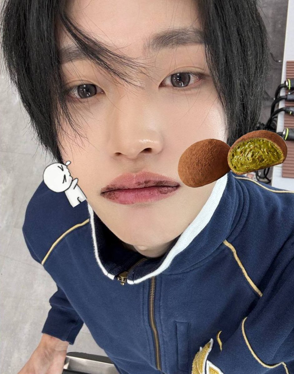 wonbintangku's tweet photo. ohMYYYYY.. dubai chocolate mochi(😩🫳🏻) i want to try this one plZZz?! huft LUCUK:< no edit loh ASKRJK NYIMUT KAK https://t.co/HgWk1TT7Ne