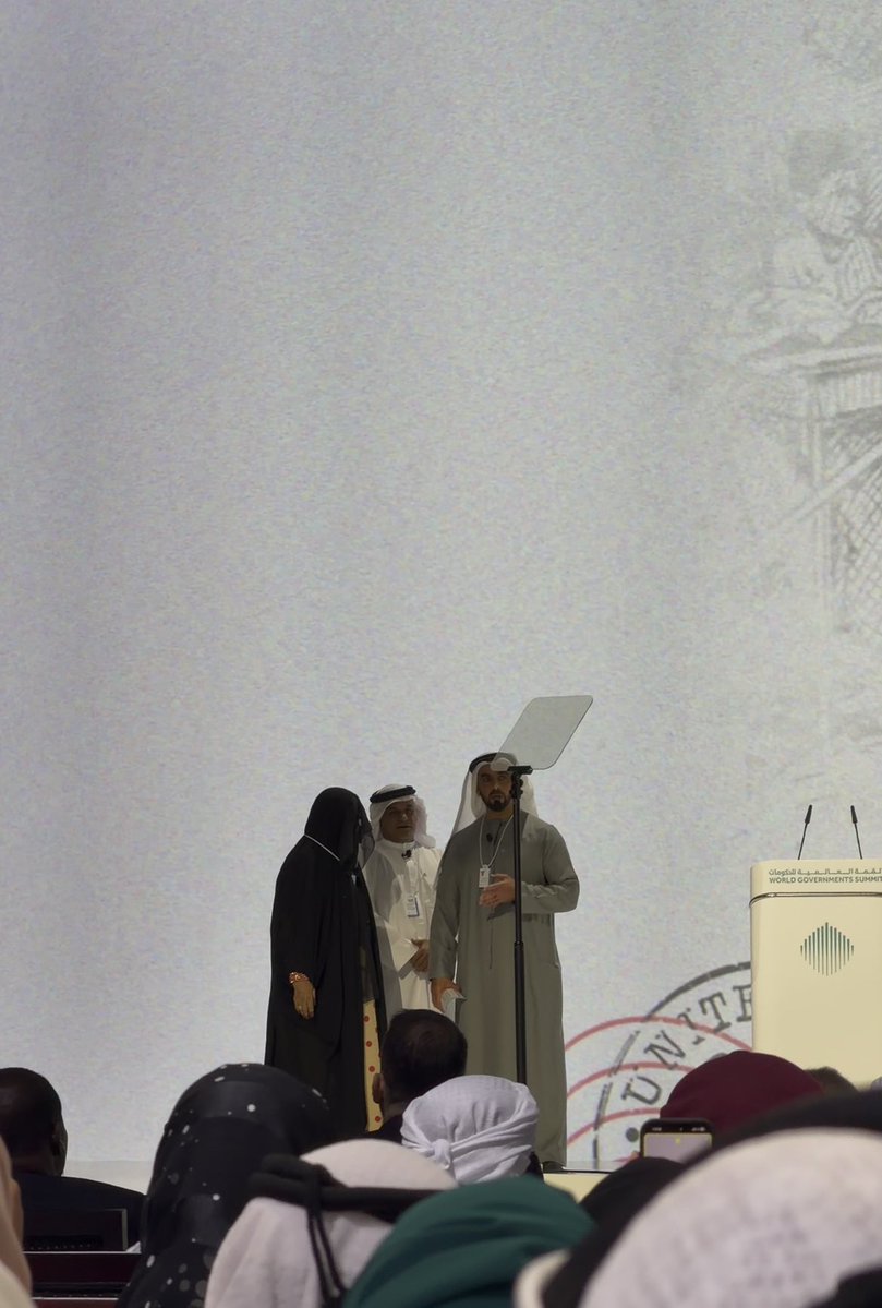 sh_alameri's tweet image. تنومست خلال حضوري وفي ختام #القمة_العالمية_للحكومات وشعرت بالفخر كإماراتية وعامرية وأهلي من #الوقن حين استحضر الشيخ سيف بن زايدالنهيان صورة الوالدة ظفيرة بنت سهيل العامري الله يحفظها في خيمة مرافقه وجالسه بجانب طاوله ابنها. صورة تختصر حكاية وطن ومسيرة تعليم من البساطة إلى الريادة