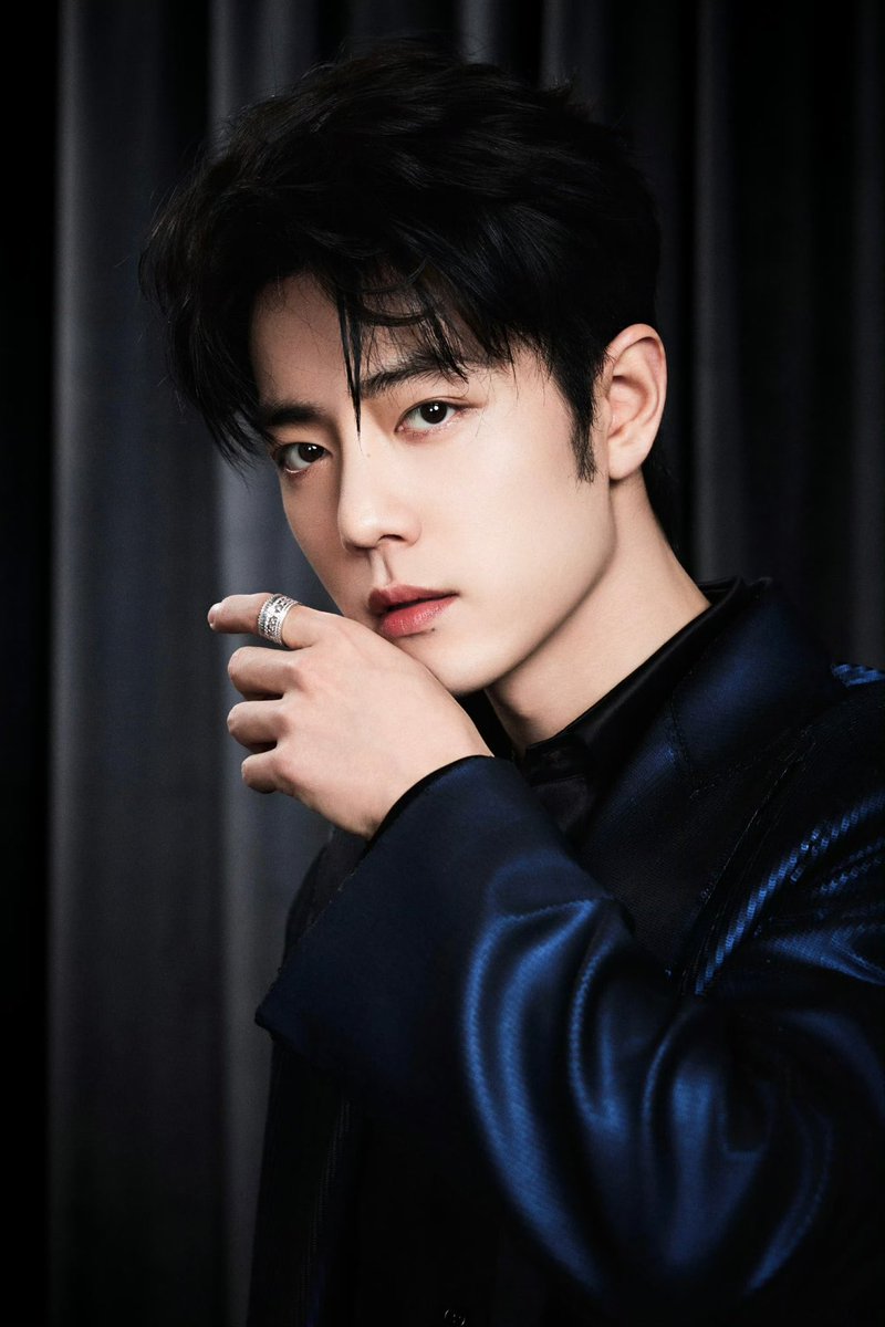 Segundo Outfit de la Noche de Weibo! 

Xiao Zhan Estudio: 

Ve a la reunión y comienza un viaje brillante juntos, y luego reúnete con Xiao Zhan. 

TOP STAR XIAO ZHAN NIGHT
#XiaoZhanWBN2025
#WBN6thWithXiaoZhan