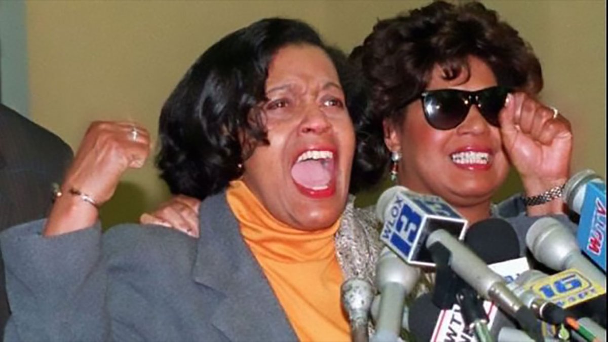 #OnThisDay in 1994, a Mississippi jury convicted Byron De La Beckwith for the 1963 murder of Medgar Evers after seeing evidence that included Beckwith’s fingerprint on the murder weapon and hearing six witnesses share how he had bragged about killing Evers. The judge sentenced