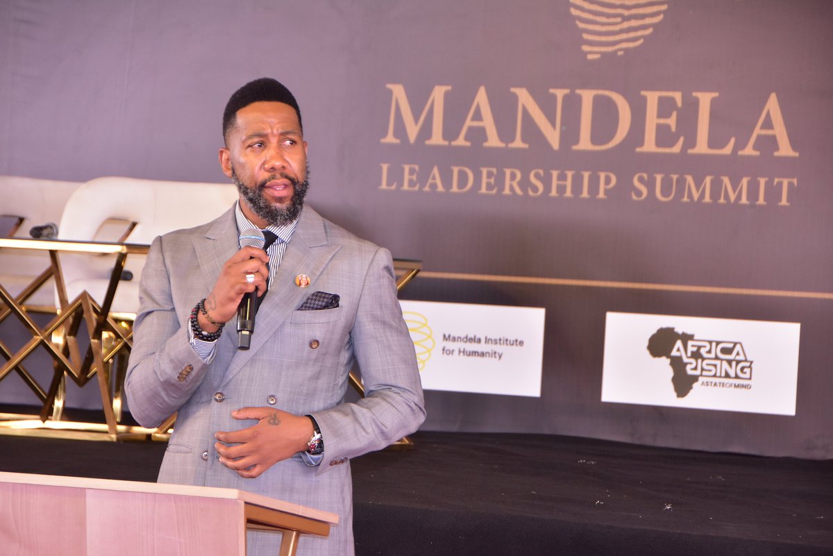 The ARCrayon tweet media