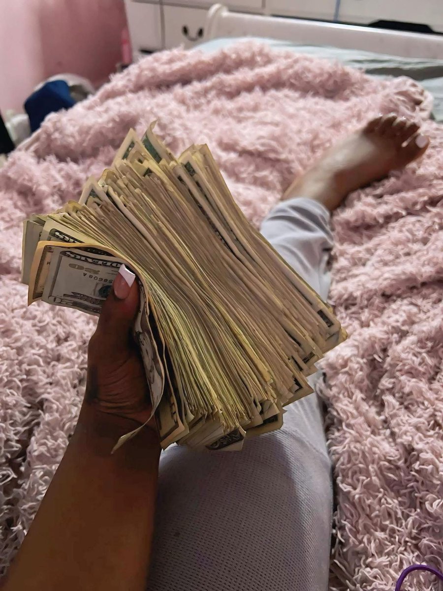 “What’s on your mind” 

Me: that mf’n baggg 💰