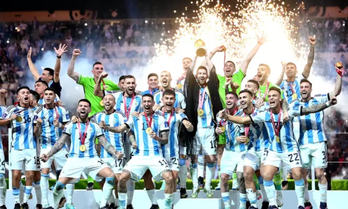 elitefootyco's tweet photo. ¡Vive el Mundial 2026 como nunca! Únete a nosotros para disfrutar de esta fiesta junto a leyendas del futbol. 🥂⚽️ Contáctanos para asegurar tu lugar.
​#Mundial2026 #LeyendasDelFútbol #ExperienciaVIP #Fútbol #SoccerLegends #GastronomíaYFútbol. 🥂⚽️ https://t.co/WzrWfD6YOC