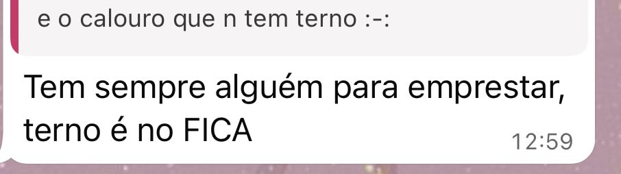 eu amo essa tradição!!!
no meu grupinho combinamos de ir com o mesmo tom da blusa social

calouros pfvrrrr não esqueçam!!!! faz parte do sentimento de pertencer
