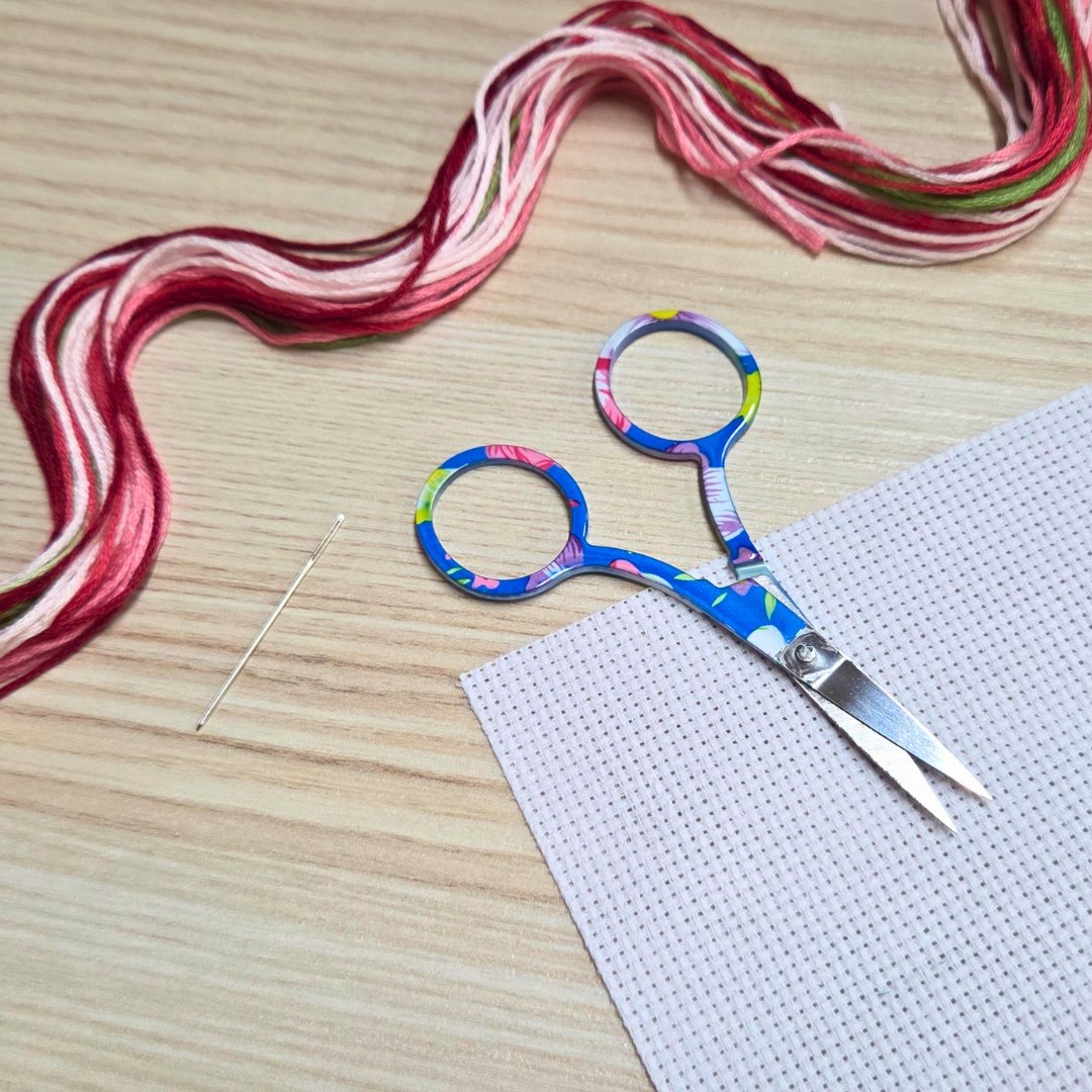 Fancy a free chart? ✨

Sign up to our CrossStitcher emails today and as a big thank you we'll send you a gorgeous free chart!

Plus, the first 170 people to sign up will be sent a FREE pair of embroidery scissors* 😍

👉 f.mtr.cool/uyoblscoqc

*UK residents aged over 18 only