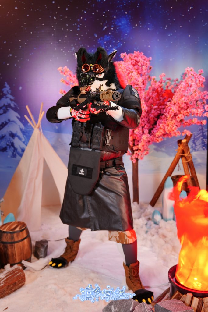 #FursuitFriday 星群は必ず軌道に戻り、罪は必ず裁きを受ける。