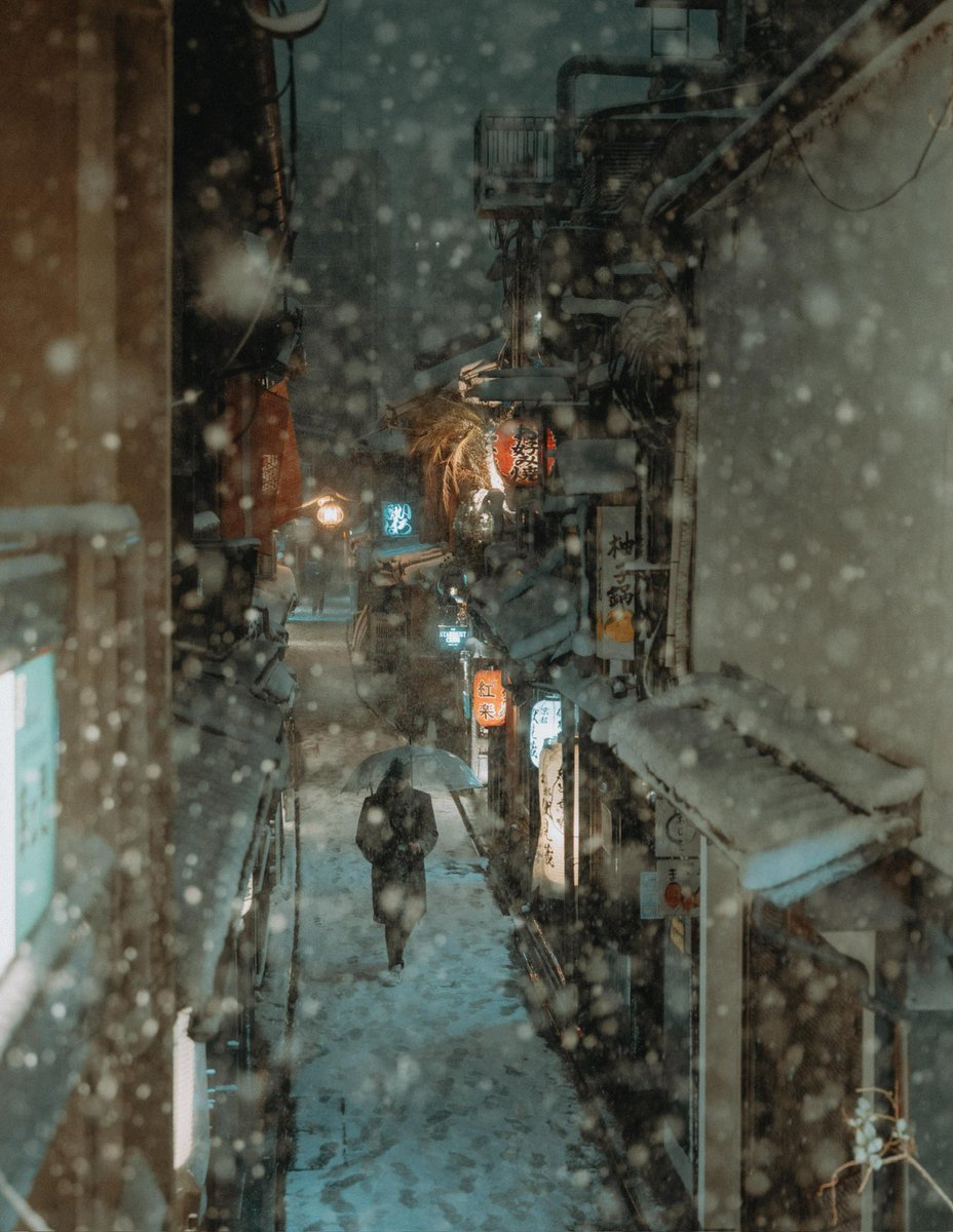 Kyoto on a snowy night is beautiful