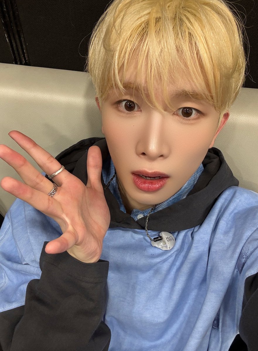 [#DONGYEON]
터져버릴지도 몰라~💣💥
#POW #파우 #동연 #ComeTrue #컴트루