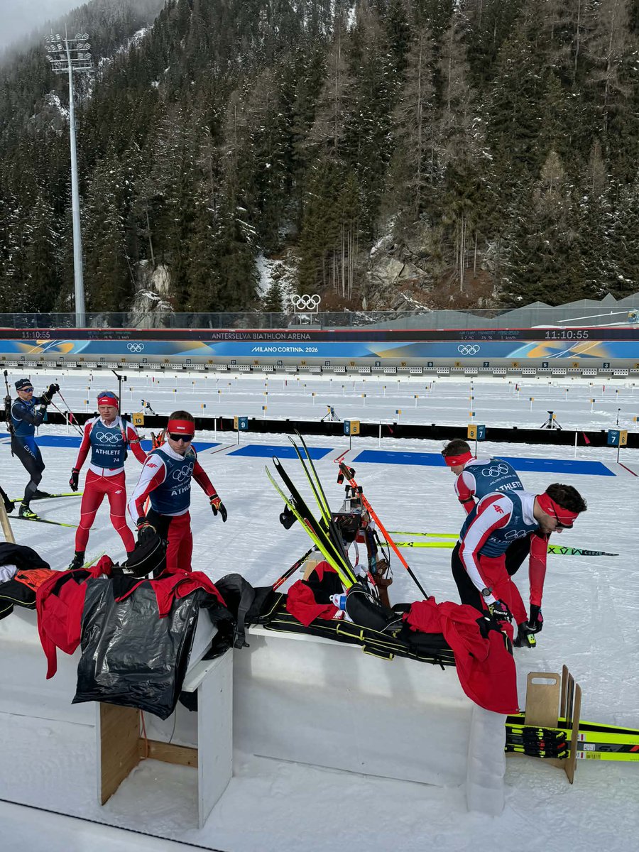 wasiiewskim's tweet photo. 🇵🇱 kadra biathlonistów trenuje na obiekcie olimpijskim w Anterselvie. 

Pozdrowienia od @k__badi i całej męskiej ekipy, która już niedługo zadebiutuje na najważniejszej imprezie czterolecia. 🔥

🔜 W niedzielę o 14:05 pierwsza konkurencja: sztafeta mieszana. 

#biathlon https://t.co/rr5SSHV2W8