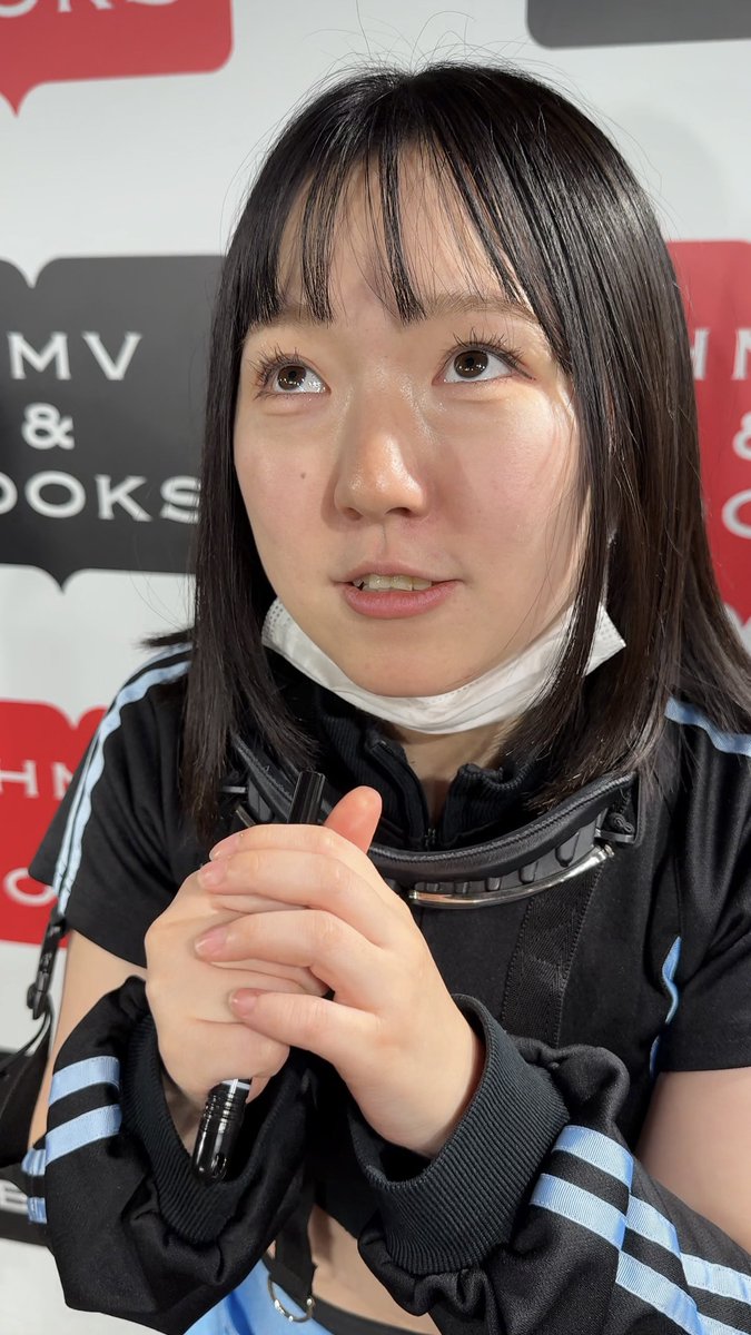 はち まつげバチバチだね