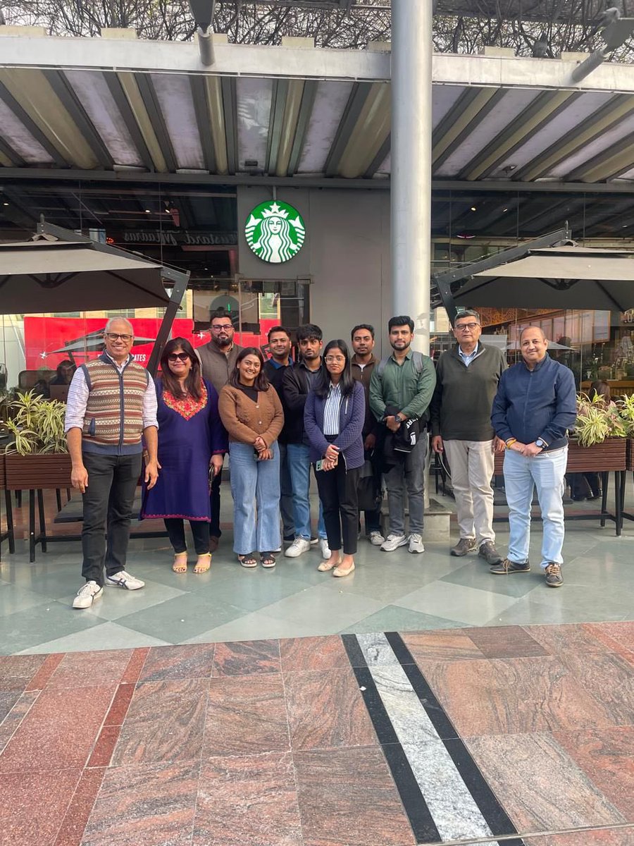 #LeadershipLounge #WeAreSita

Great conversations, fresh perspectives, and coffee on the side ☕️

Our new colleagues spent the evening connecting with the Managing Director and Management Committee beyond the workplace.