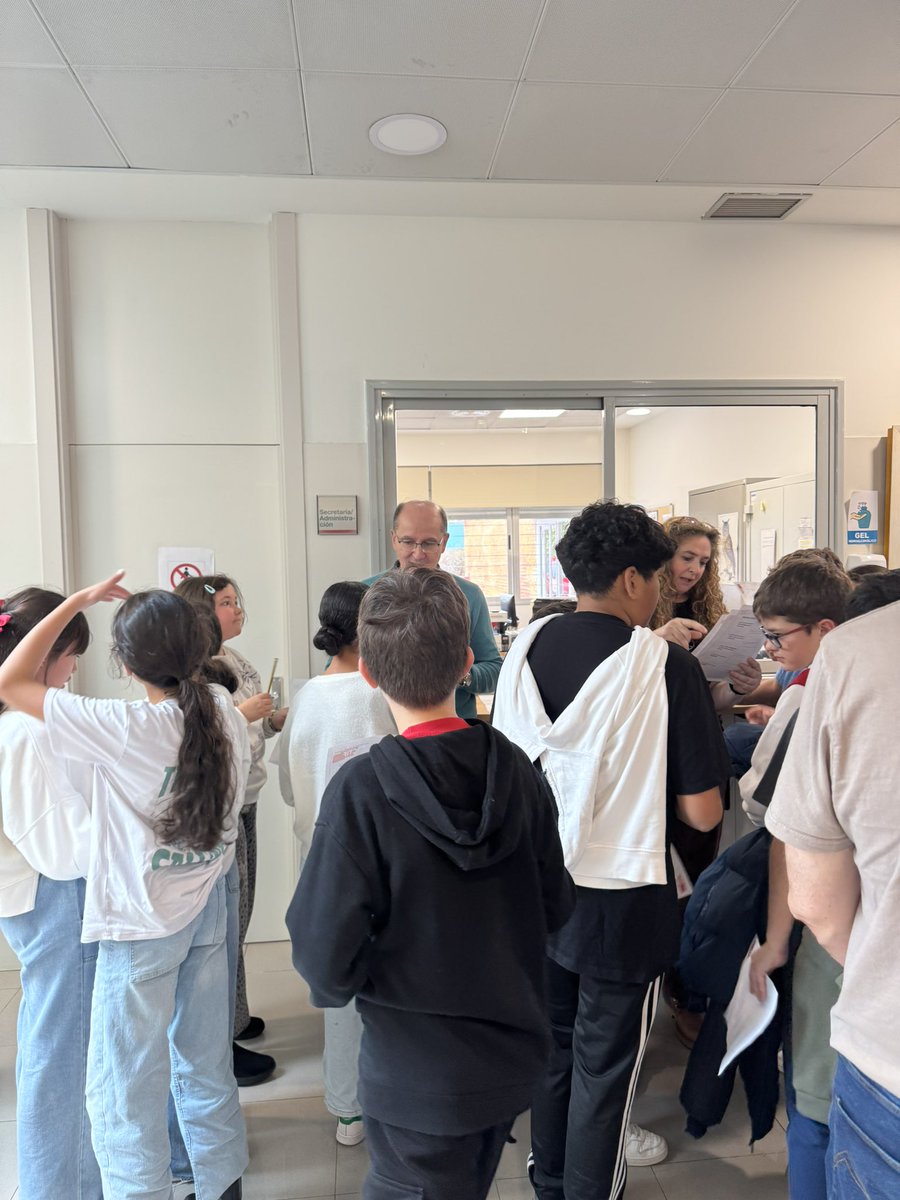 Hoy nos han visitado los alumnos de 6º de Primaria del CEIP Cañada Real, de Collado Villalba. Han visto, tocado, investigado nuestra colección de minerales y jugado con el reloj del tiempo de la Tierra.
#CTIF_MadridOeste <a href="/CEIP_CanadaReal/">CEIP Cañada Real</a>