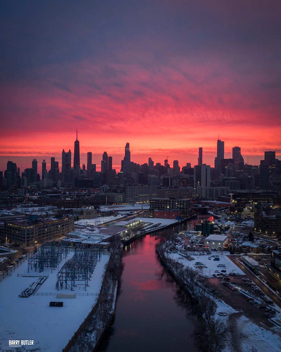Peaking in Pink.  This morning's sunrise in Chicago.  #weather #chicago