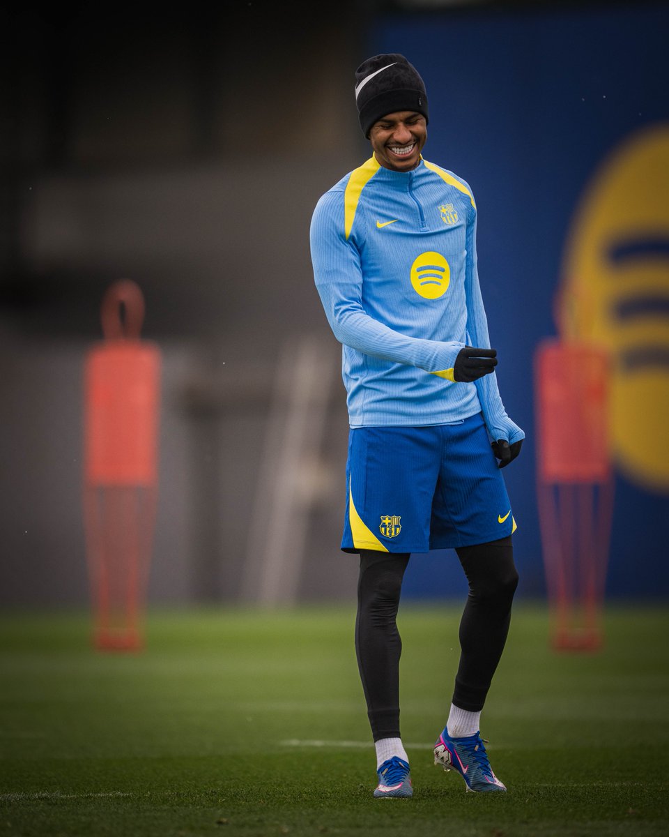 FCBarcelona_cat's tweet photo. RASHF😆RD https://t.co/CwG3MtSurW