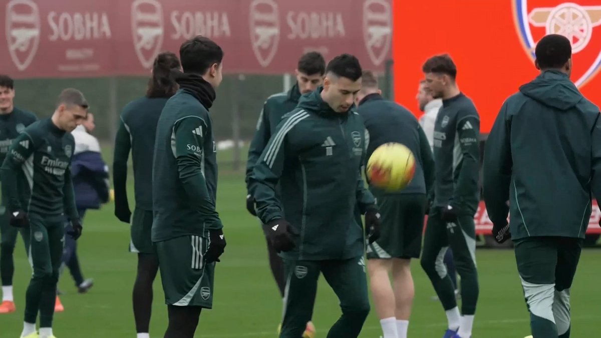thefplbois's tweet photo. No Saka or Timber spotted in Arsenal training

@SamBIitz https://t.co/iIL9hDVmql