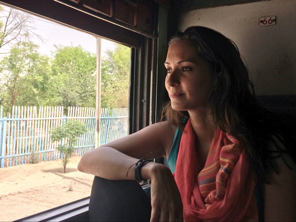 BabitaTV's tweet photo. Next year marks 80th anniversary of Partition of India.
As a daughter of a survivor & a storyteller who’s walked the India-Pakistan border, I’m working on new creative ways to remember & connect.
This isn’t just history, it’s our shared history. #PartitionIndia 📚 🎙️ 📻 https://t.co/VeMzfNOdBc