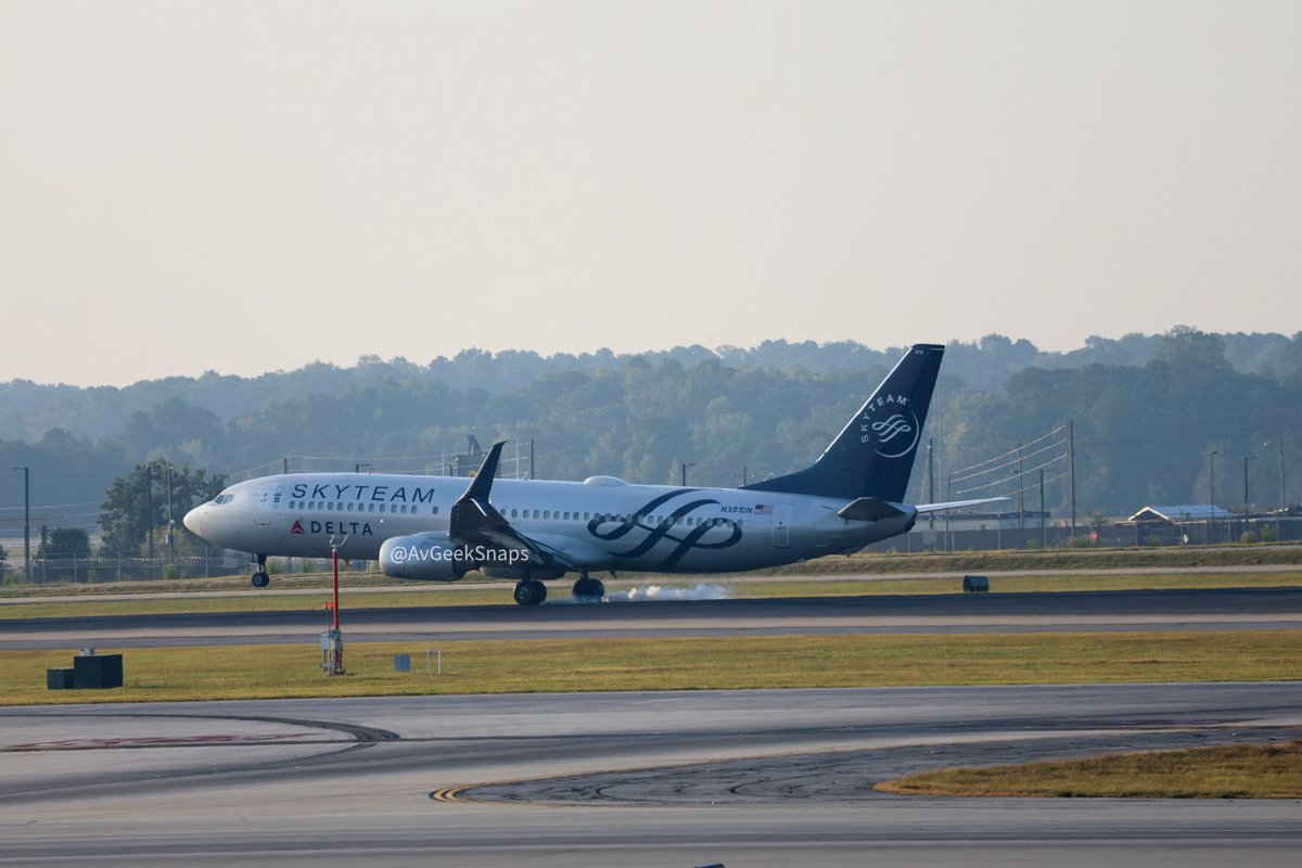 Avgeeksnaps tweet media