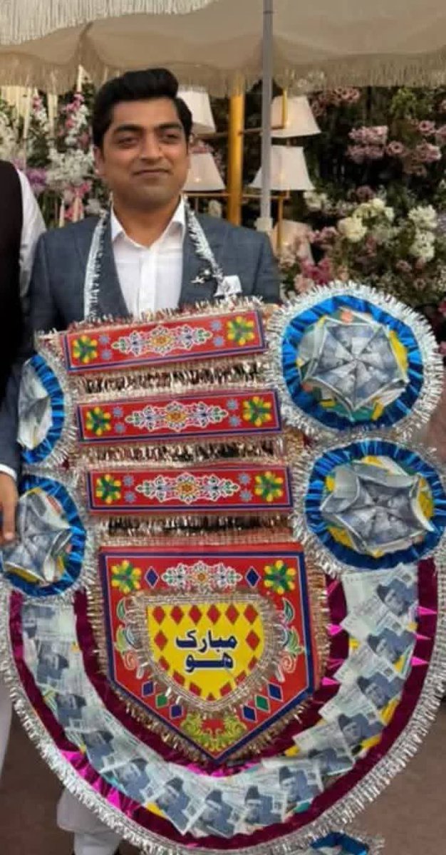 TeamBajari's tweet photo. باجاري خاندان جي چشم چراغ ايس پي SP عمير طارق باجاري جي شاديء جون 
رسمون جاري آهن
MashaAllah Congratulations BOSS @umair_bajari SB... Congratulations to Bajari Sahibaan ❤️❤️🌹🌹 https://t.co/zrzZSYtzxv