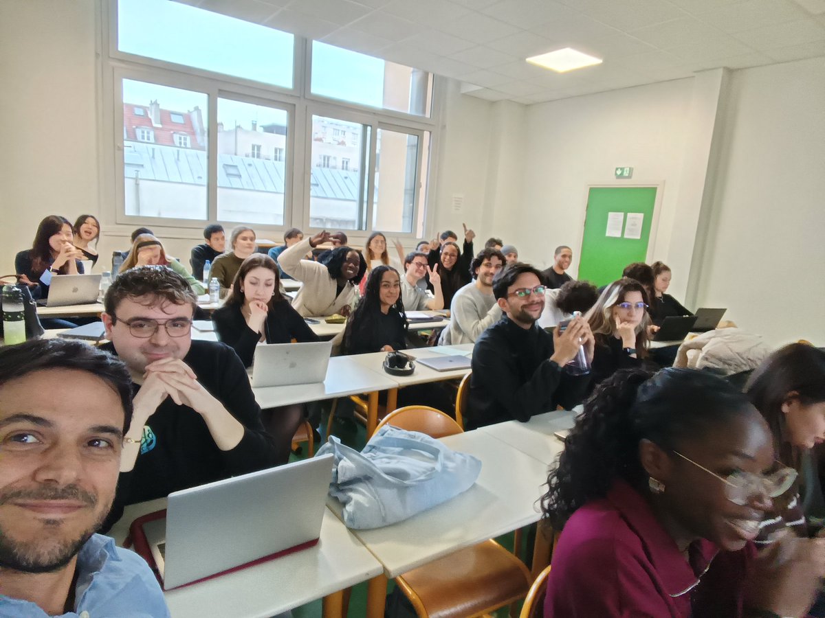 decastells's tweet image. One more year discussing the relevante of #cities in #development @SorbonneDevEcon @SorbonneParis1