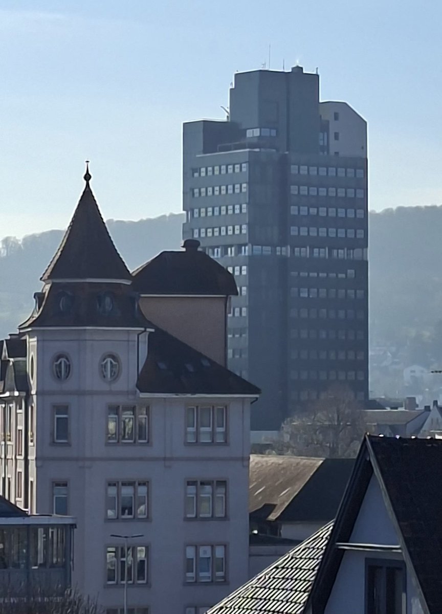 Ab 17:30 Uhr heute tagt im Rathaus #Lörrach öffentlich d "Ausschuss für Umwelt &amp; Technik" Heute x mit selten kurzer Tagesordnung:

Ö1 Offenlage vom Bebauungsplan "Studierendenwohnheim an der Hangstraße" 

Ö2 "Erweiterung Ganztagesbetreuung Hellbergschule"

buergerinfo-loerrach.de/si0057.php?__k…