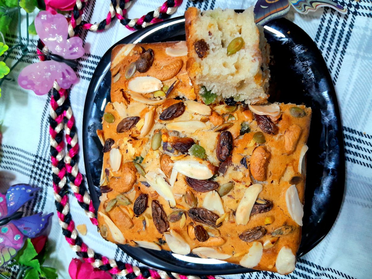 Menubook7's tweet photo. Tasty as ever 😛 Dry Fruit Cake #Cake #Basant #recipe #Food #FoodieBeauty #Foodie #Sweetday #GoodEvening https://t.co/bHEsmyvxpp