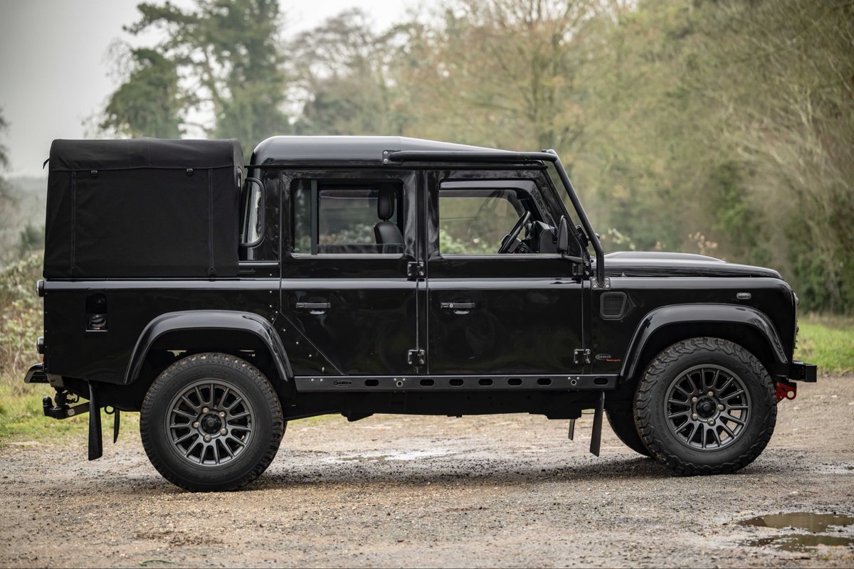 _THE_MARKET_'s tweet photo. ⏳ LIVE NOW | NOT your average Land Rover Defender 110.

 Blending classic heritage with motorsport-proven upgrades. Featuring 18” alloys, JE Stage 2 remap (180bhp est.) and heavy-duty protection. 

A purposeful, modern classic Defender.   🔗 LIVE NOW | https://t.co/twpoRFjOwL https://t.co/BJWRcAlrkh