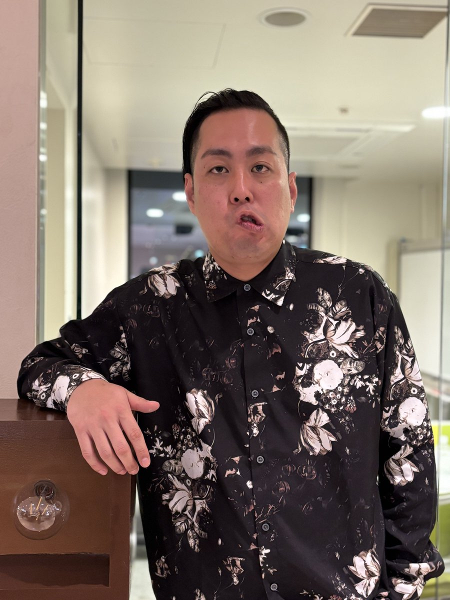 変わってる」がテーマの今夜はお二人に変顔をお願いしています🥸 町田