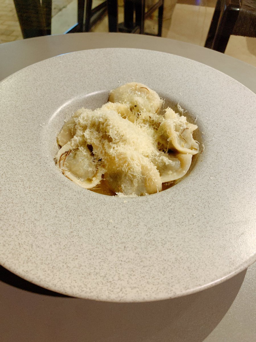 Nuestras pastas en los platos de Gamba Cantina
Caserecce di spinaci acompañando su milanesa y capelacci di ricotta e spinaci
Gamba está en Dr. René Favaloro 3331, B1609 Victoria, Provincia de Buenos Aires