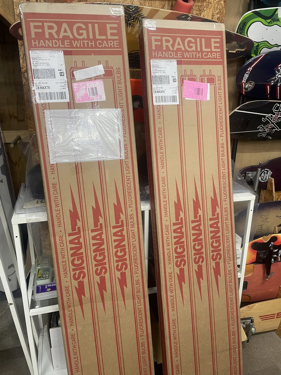 届いたぜぇ‼️ 日本にたった4枚しかない特別なスノーボードが。 今は4